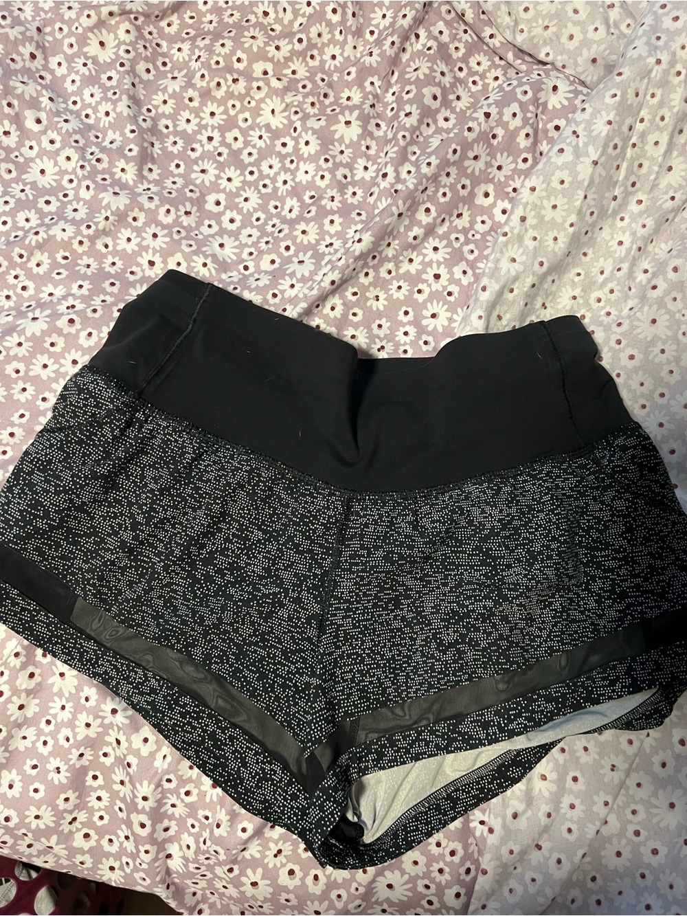 Lululemon Pace Perfect Shorts SoundWave Black and White